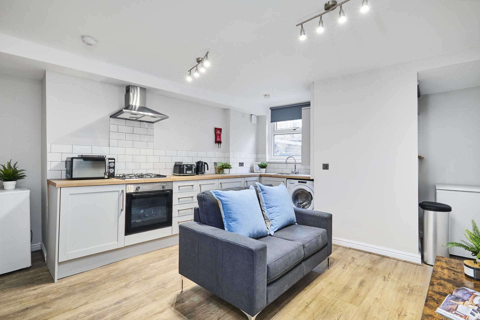 Room Melville Place in Leeds