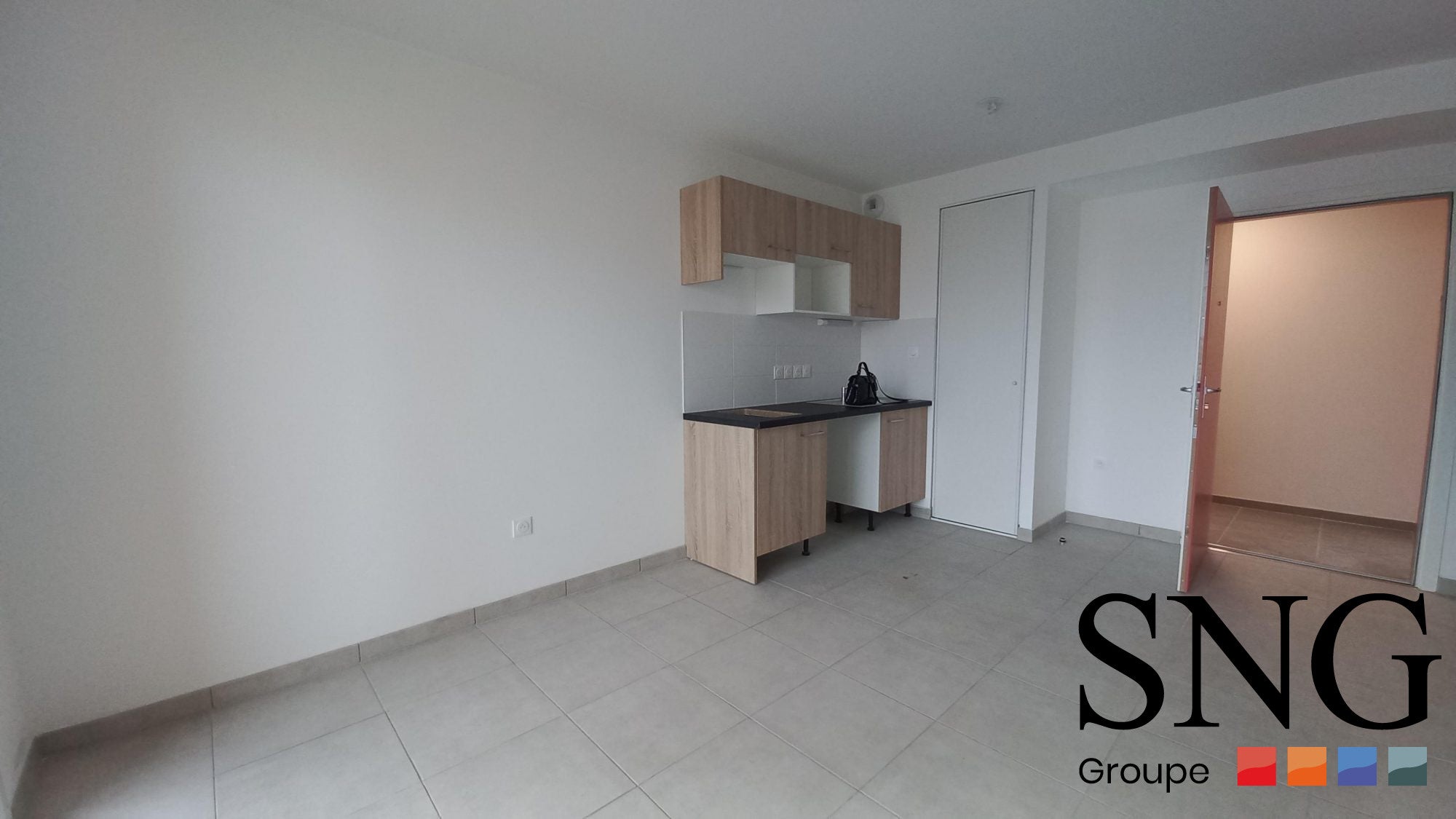 Flat Rue de la Poste in Pins-Justaret