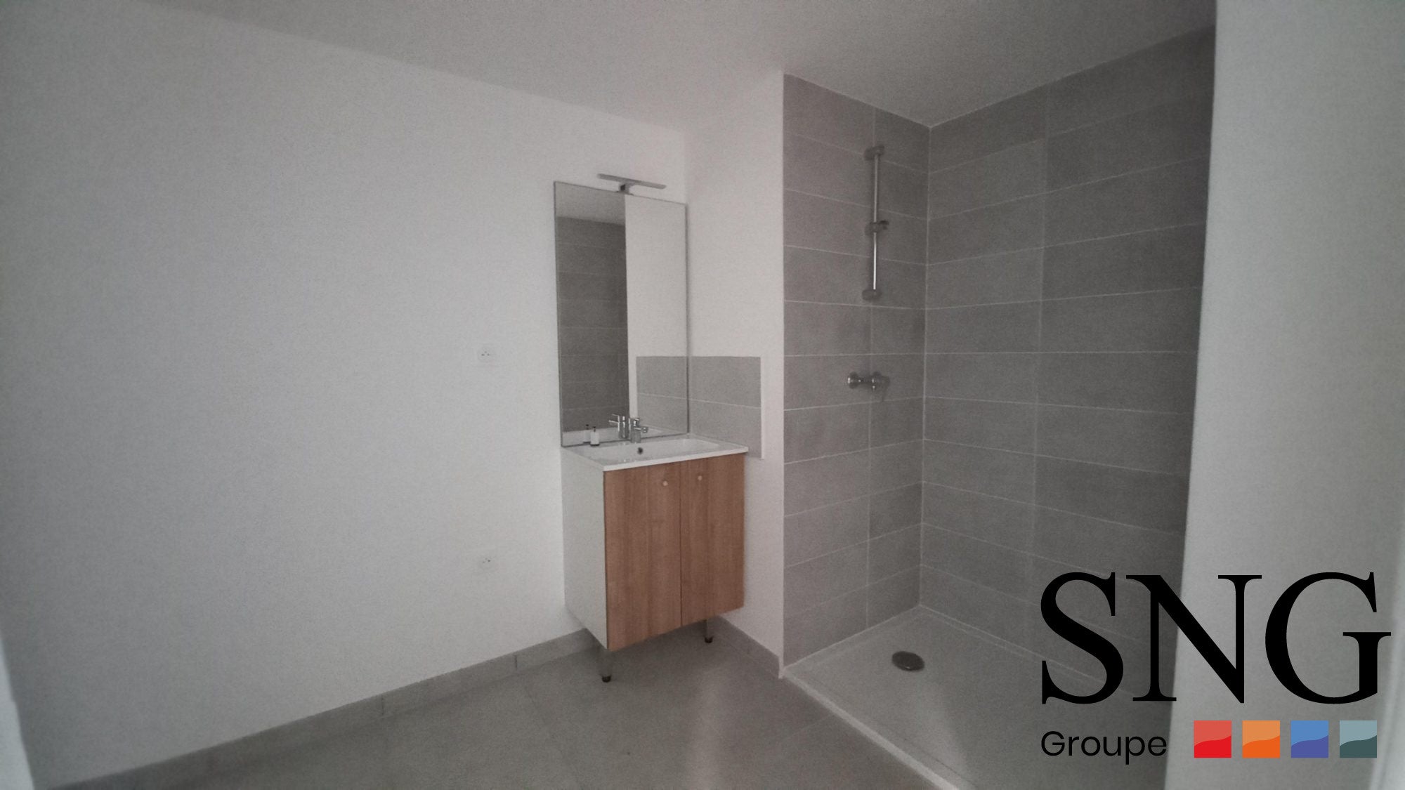 Flat Rue de la Poste in Pins-Justaret