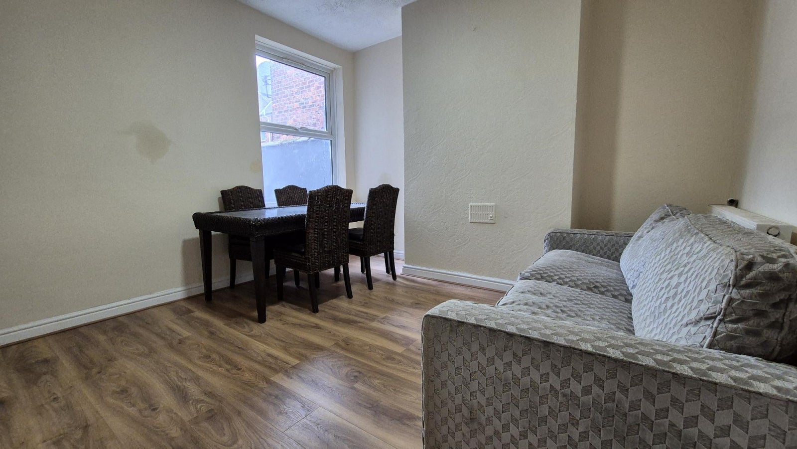 Flat Caythorpe Street in Manchester