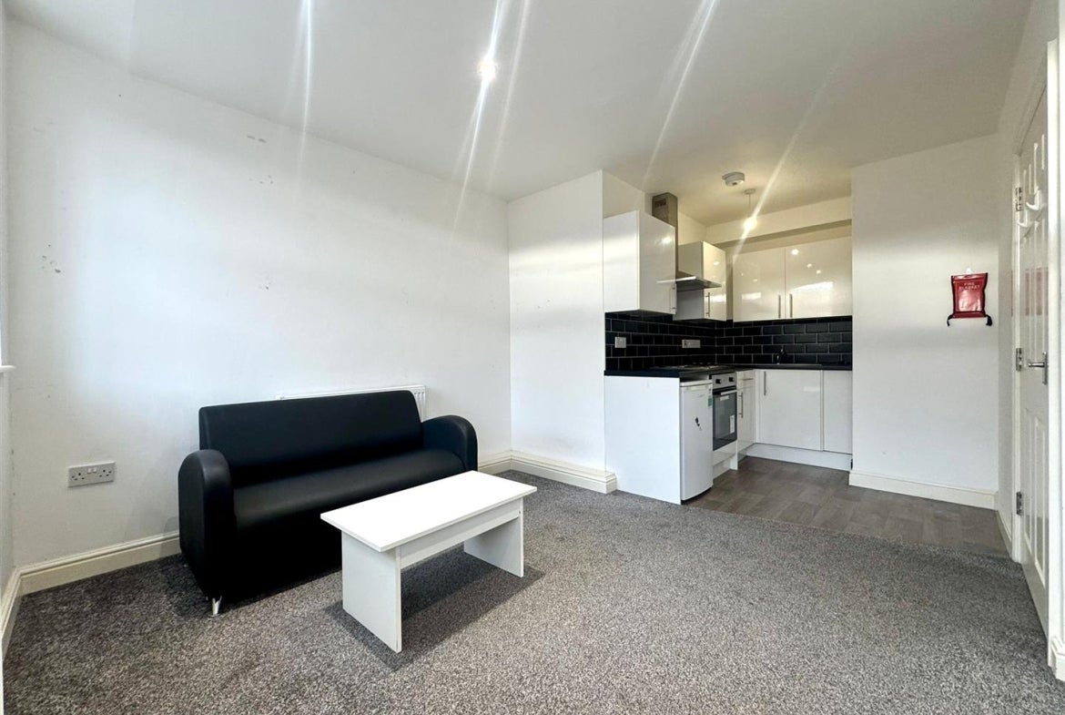 Flat Paxton Street in Stoke-on-Trent