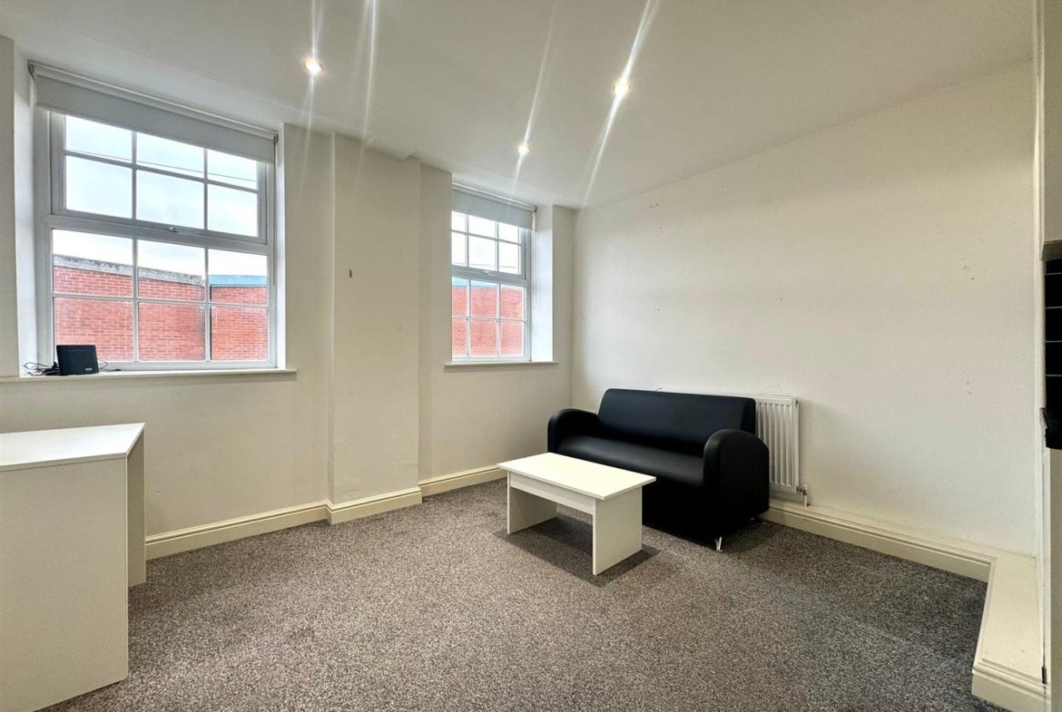 Flat Paxton Street in Stoke-on-Trent