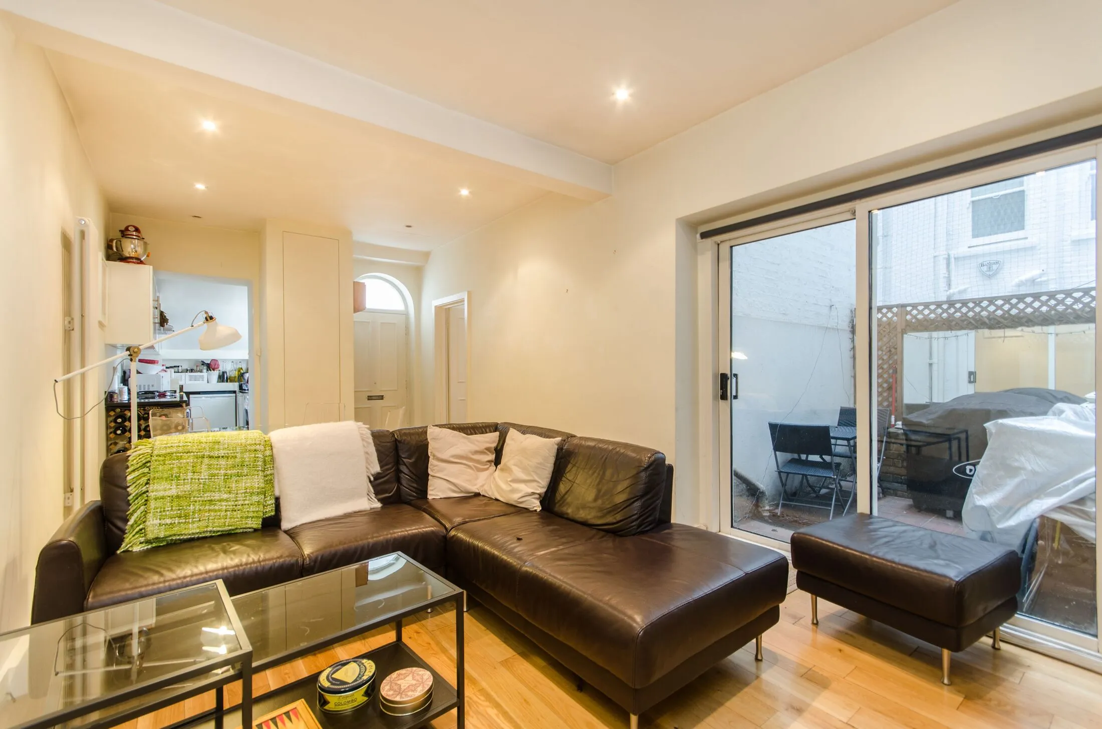 Flat Campden Hill in Greater London