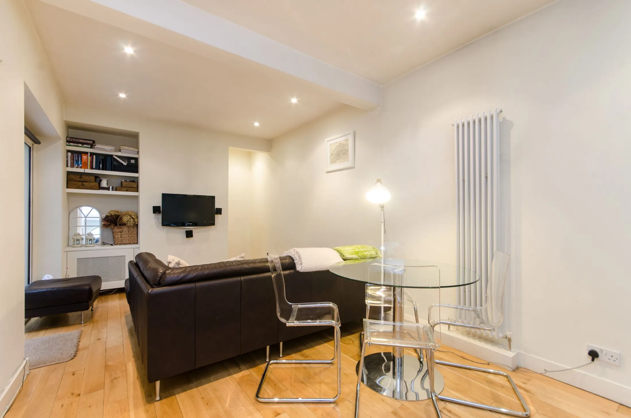 Flat Campden Hill in Greater London