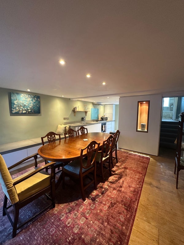 Room Quick Street in Greater London