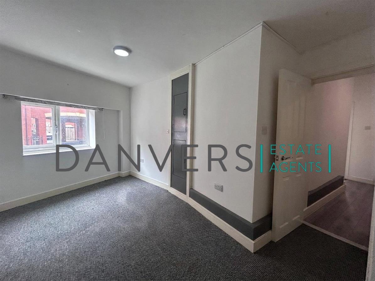 Flat Milligan Road in Leicester