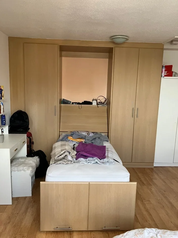 Flat Falcon Close in Dartford