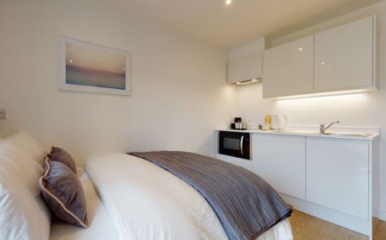 Room High Street in Newcastle-under-Lyme