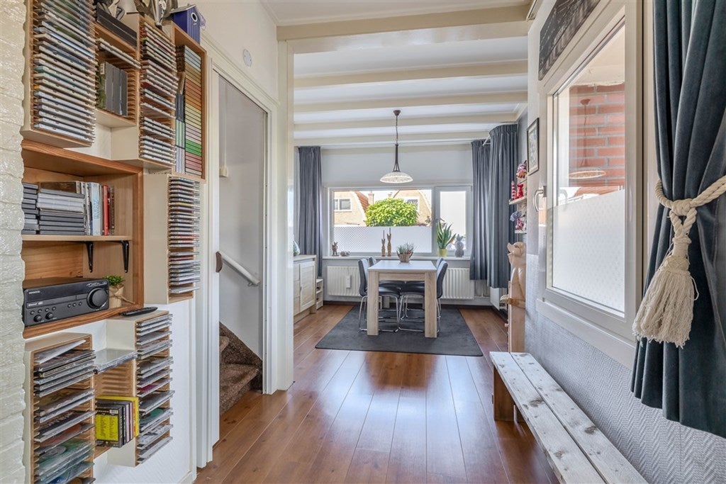Twee-onder-één-kap te koop: Middenweg 131, Veendam