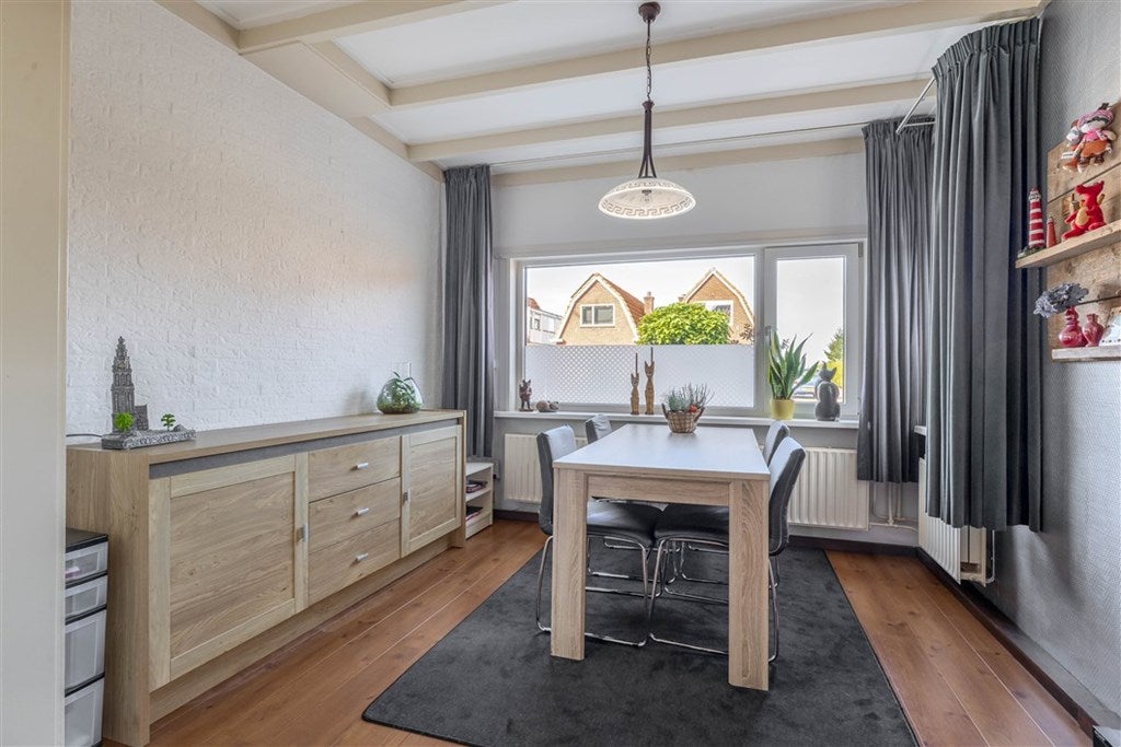 Twee-onder-één-kap te koop: Middenweg 131, Veendam