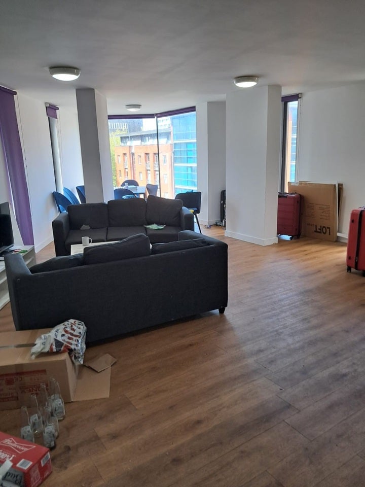 Room Seymour Street in Liverpool