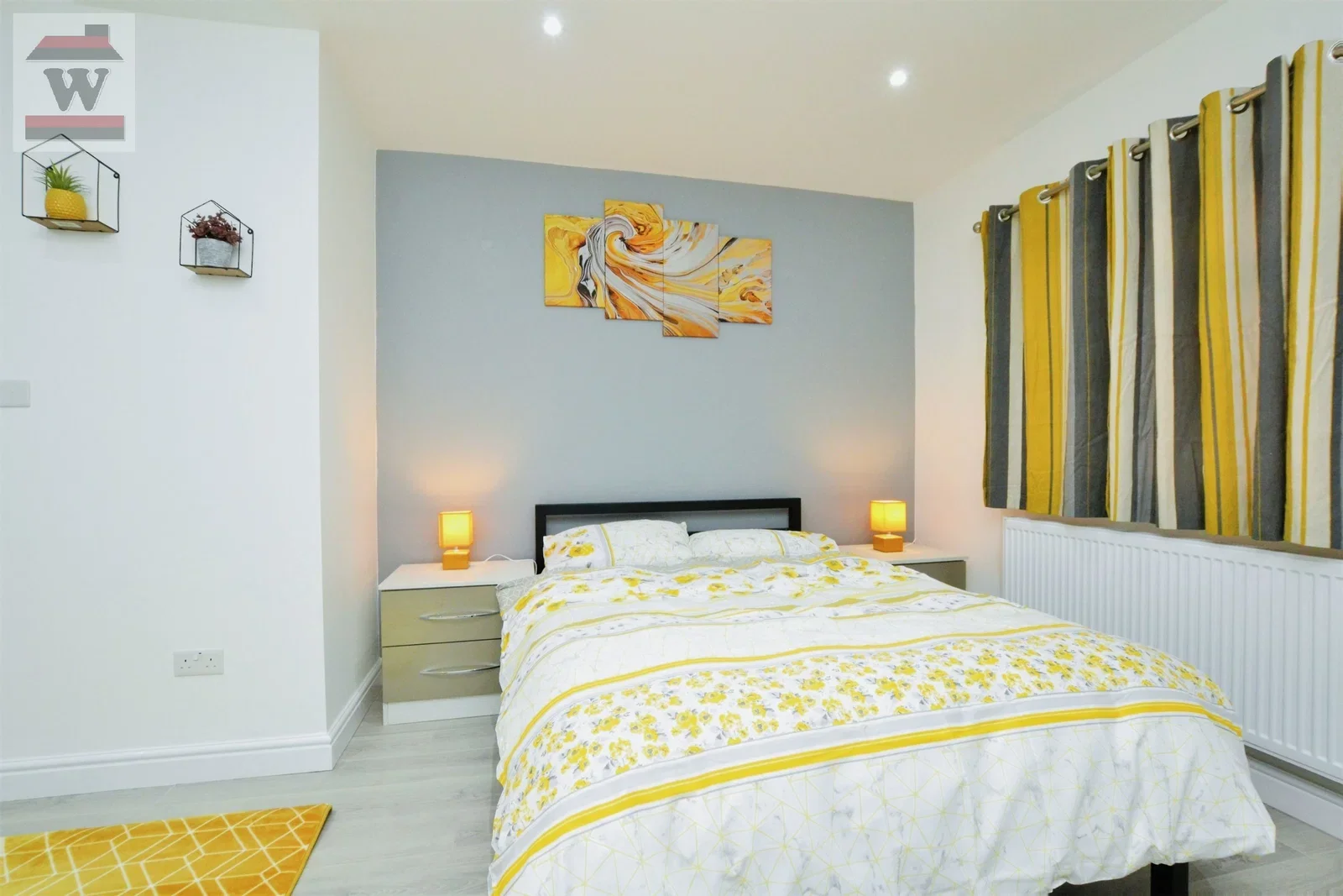 Room Wood Lane in Greater London