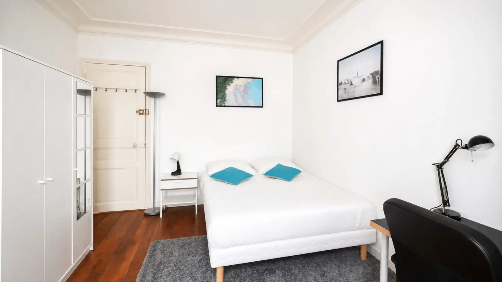 Room Rue Auguste Maquet in Paris