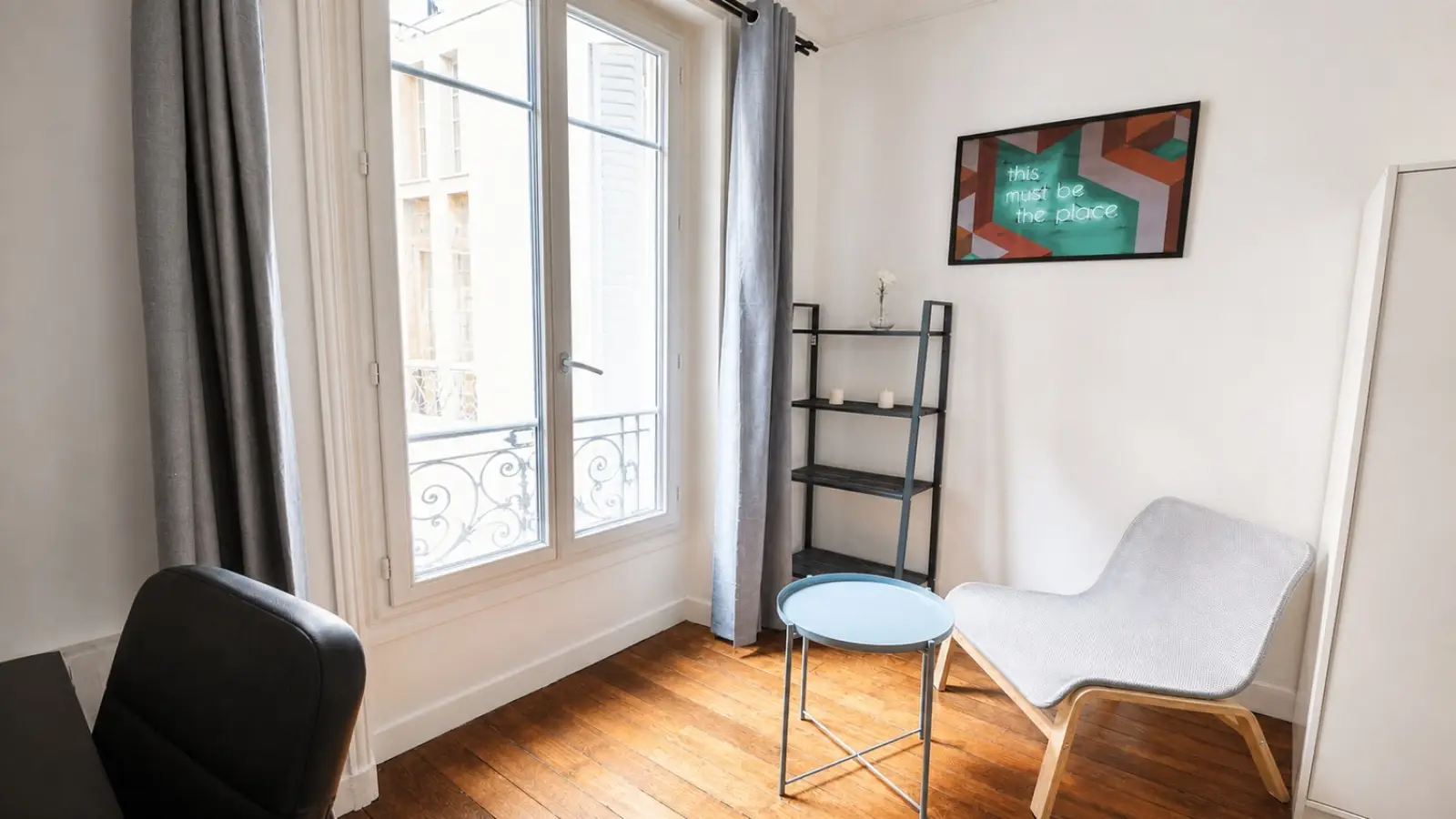 Room Rue Auguste Maquet in Paris
