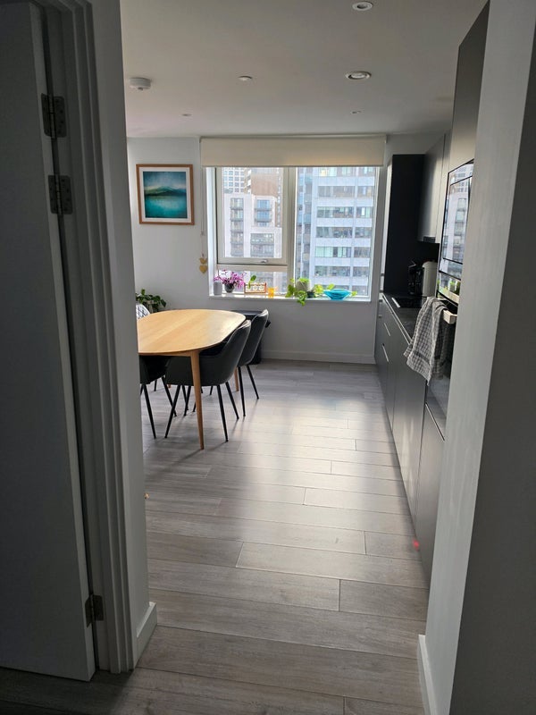 Room New Lion Way in Greater London