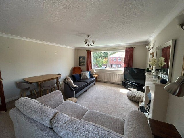 Flat Swann Lane in Cheadle Hulme