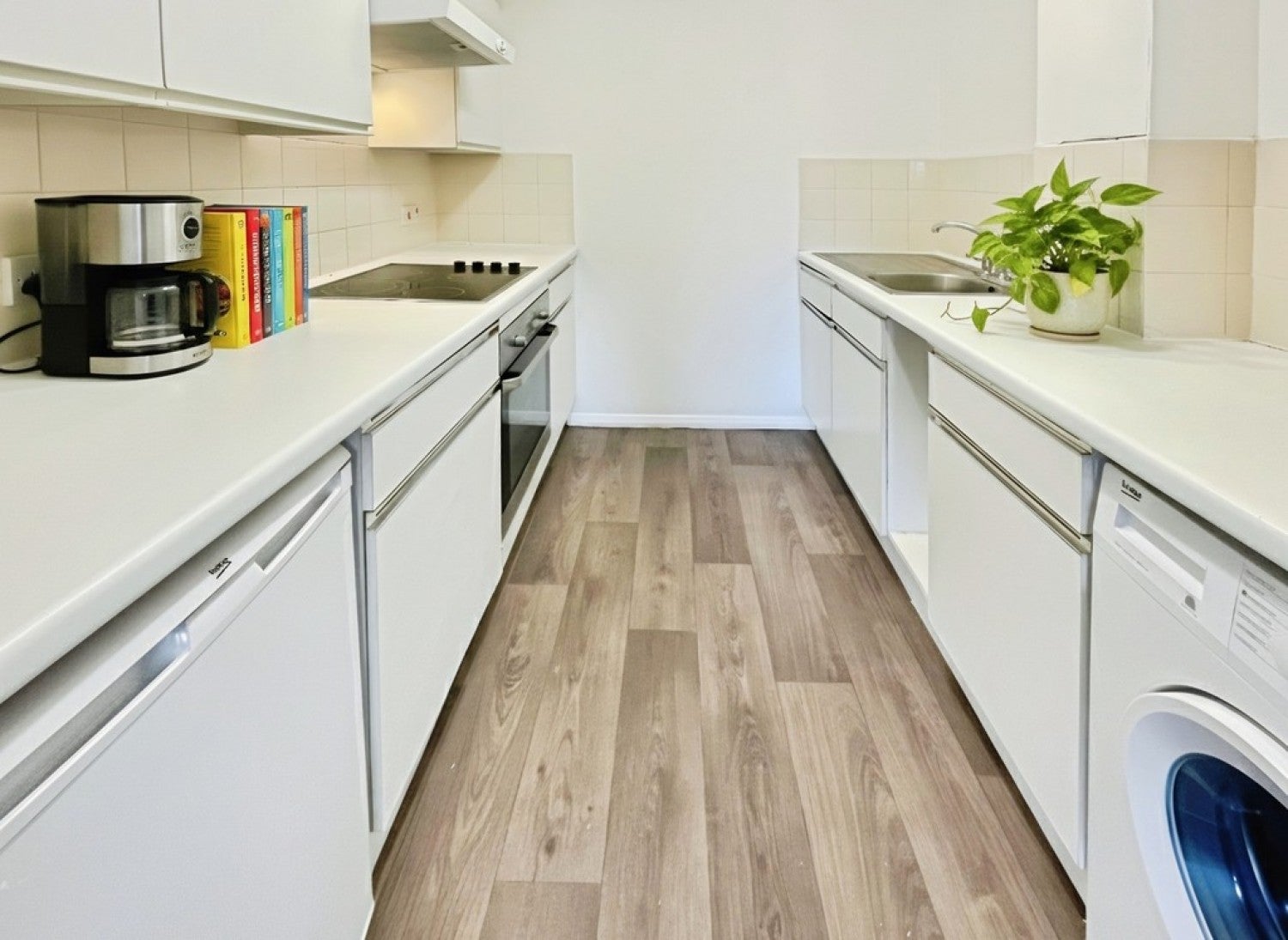 Flat Peveril Court in Crawley