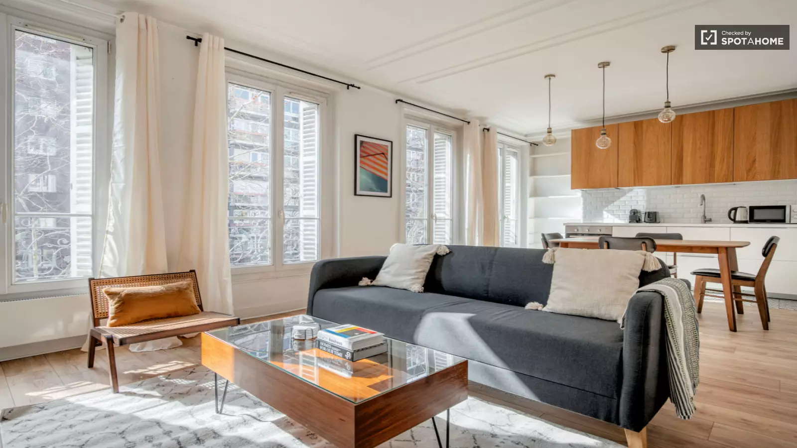 Flat Avenue de Clichy in Paris