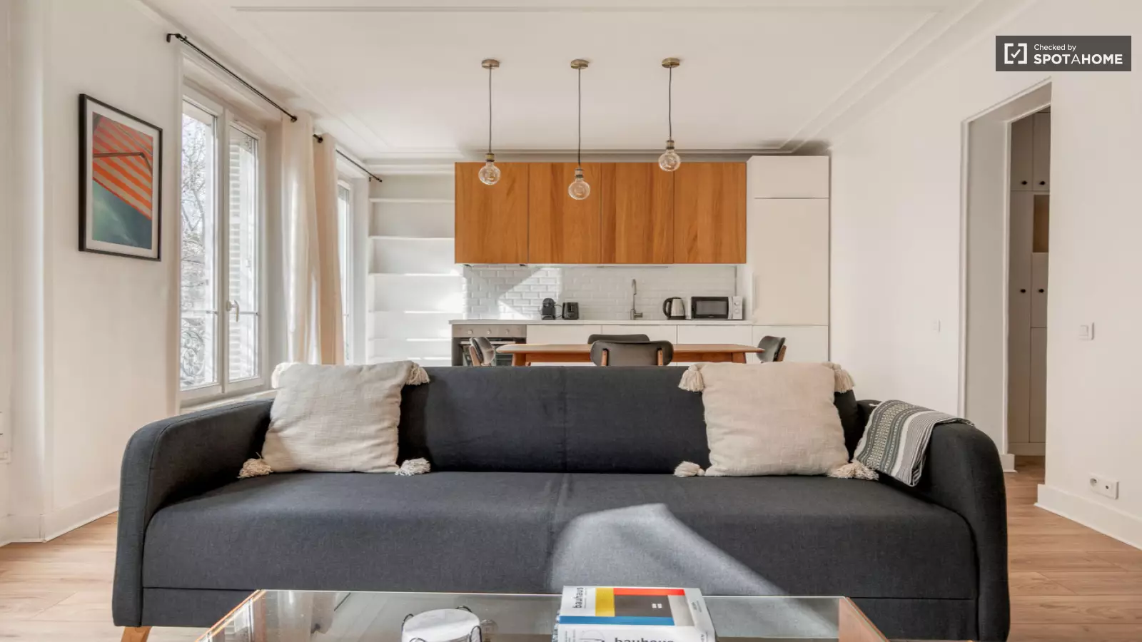 Flat Avenue de Clichy in Paris