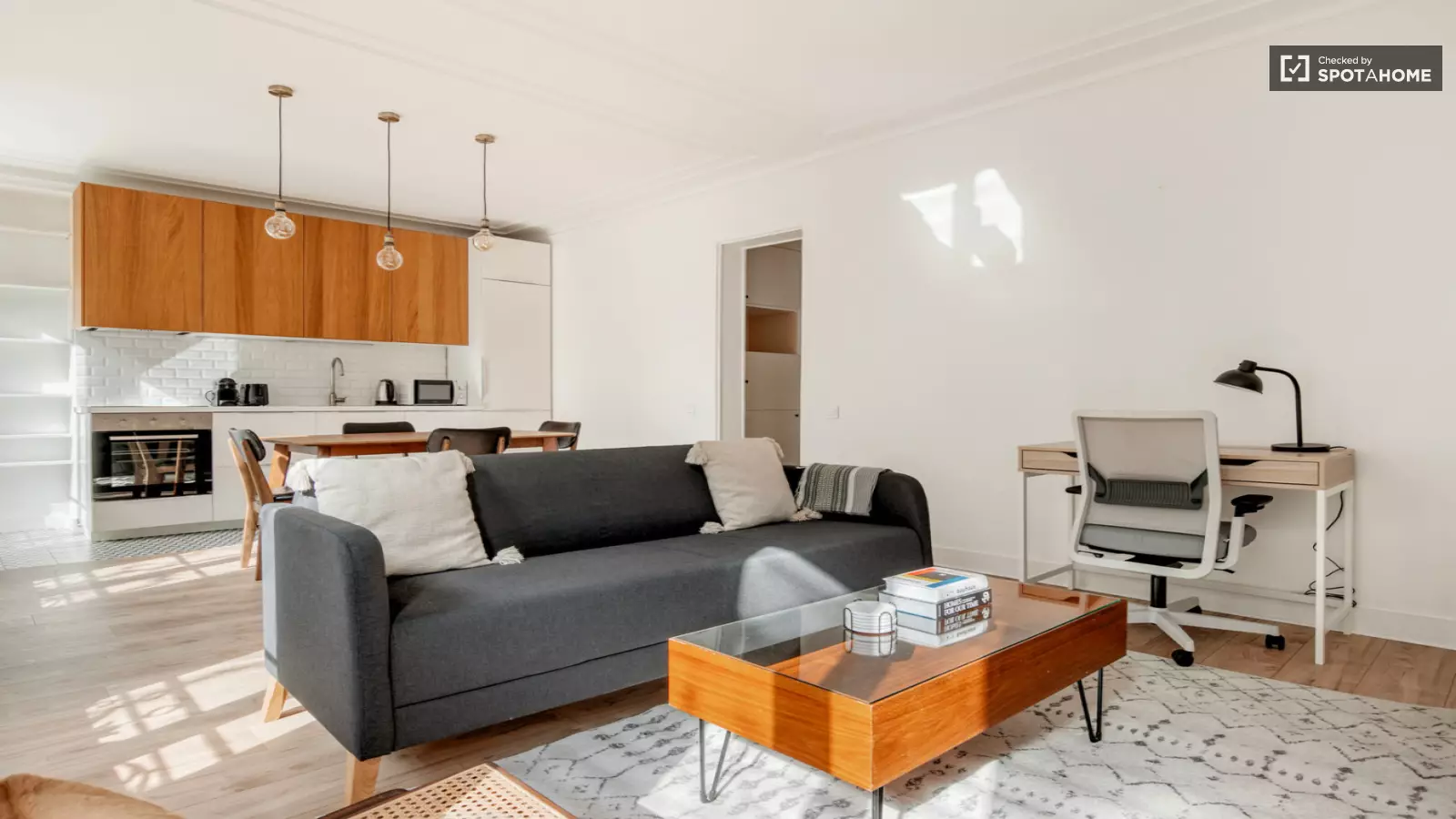 Flat Avenue de Clichy in Paris