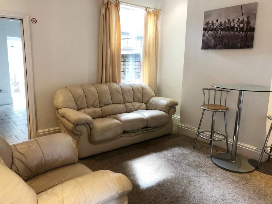 Room Guildford Street in Stoke-on-Trent