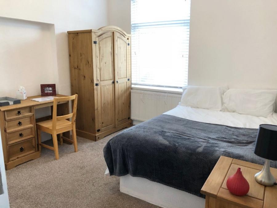 Room Guildford Street in Stoke-on-Trent