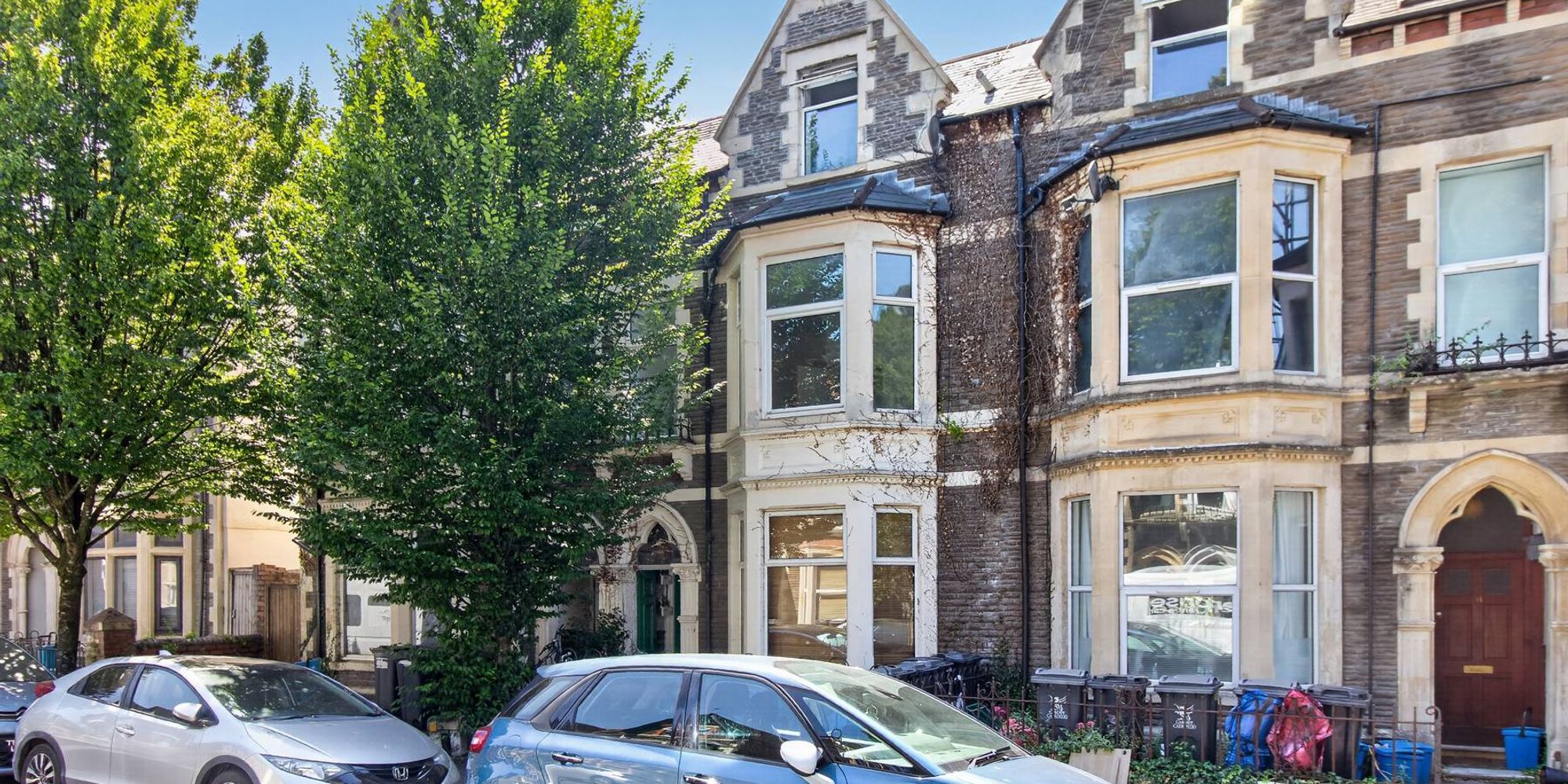 Flat Connaught Road in Cardiff