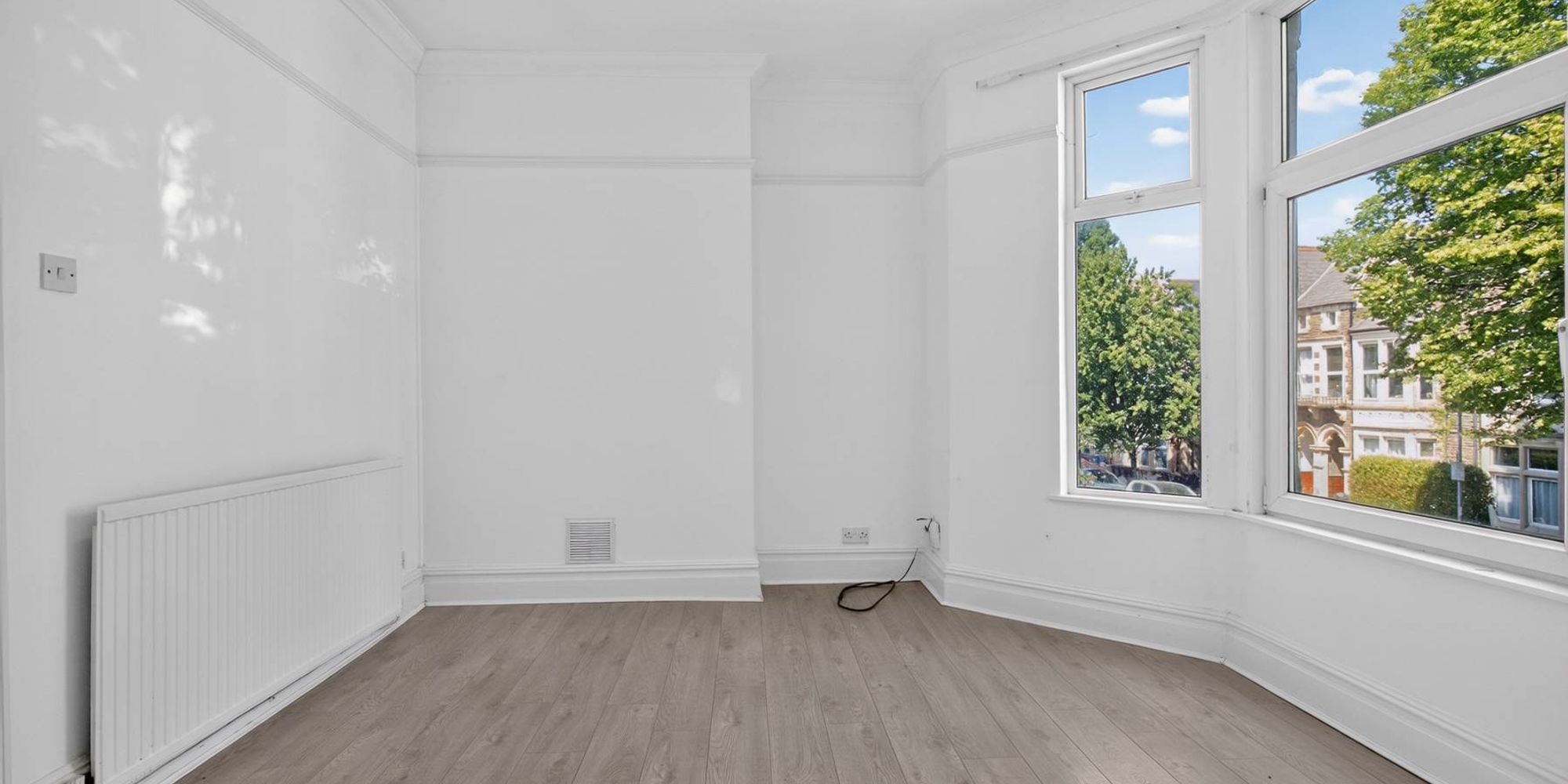 Flat Connaught Road in Cardiff