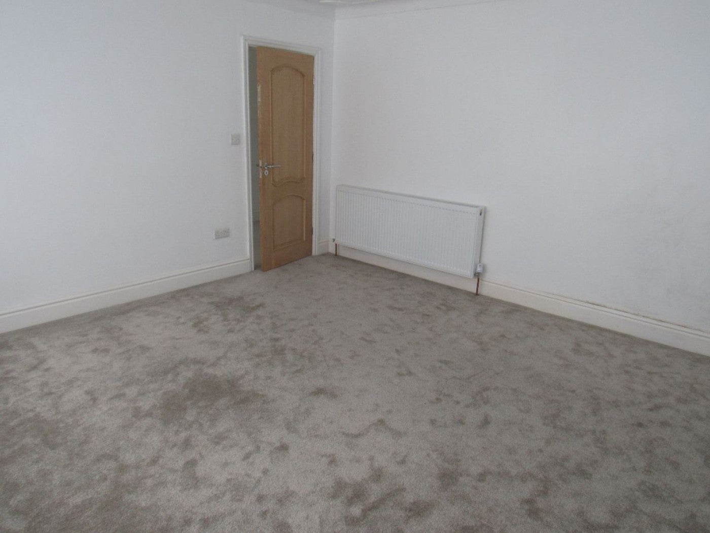 Flat Woodside Avenue in Preston
