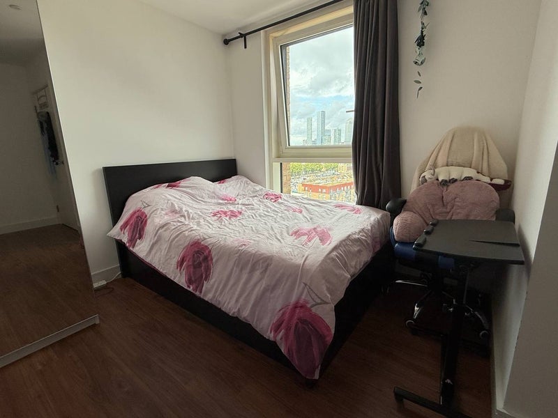 Flat Naomi Street in Greater London