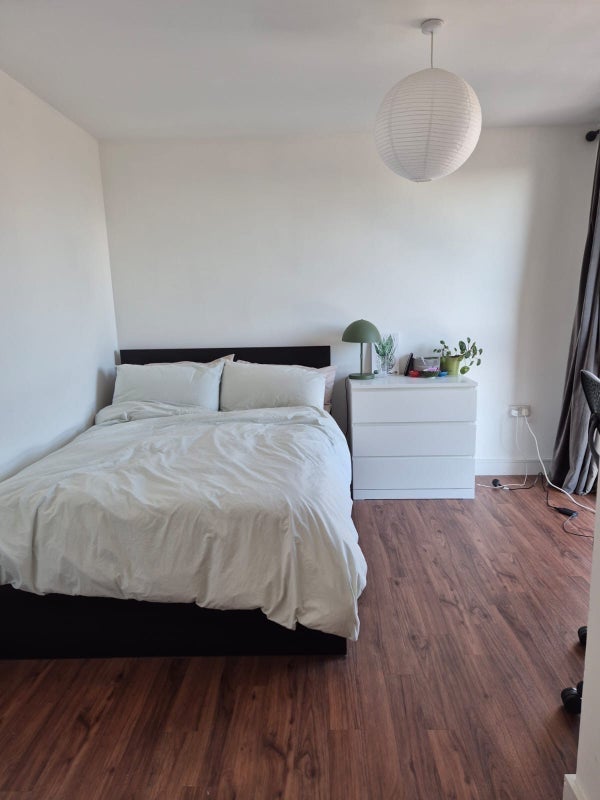 Flat Naomi Street in Greater London
