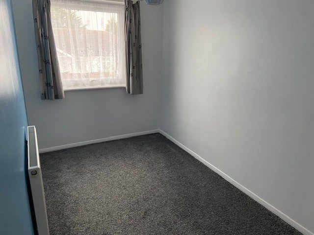 Flat Albany Park Avenue in Greater London