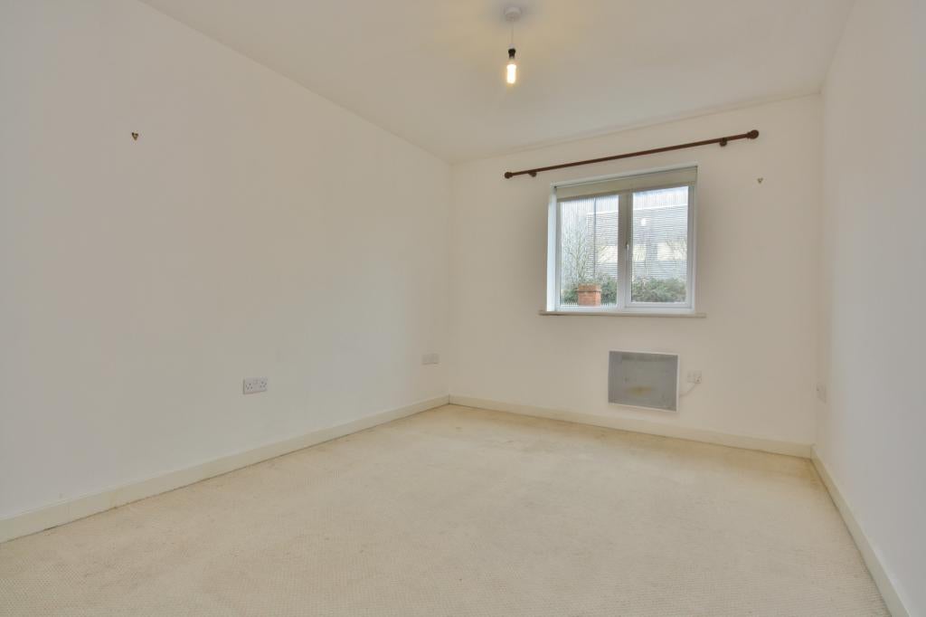 Flat Dudley Place in Borough of Spelthorne