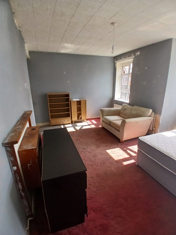 Room Shackleton Close in Greater London