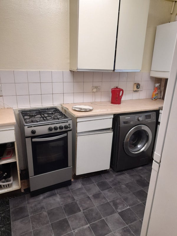 Room Shackleton Close in Greater London