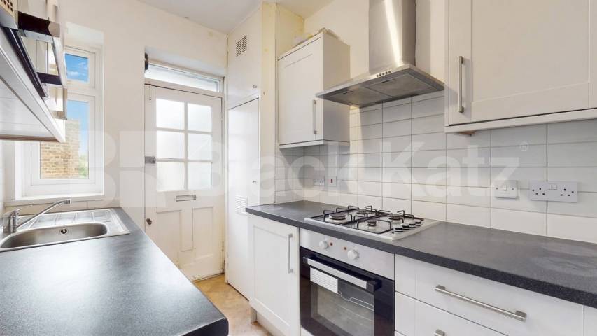 Flat Iverson Road in Greater London