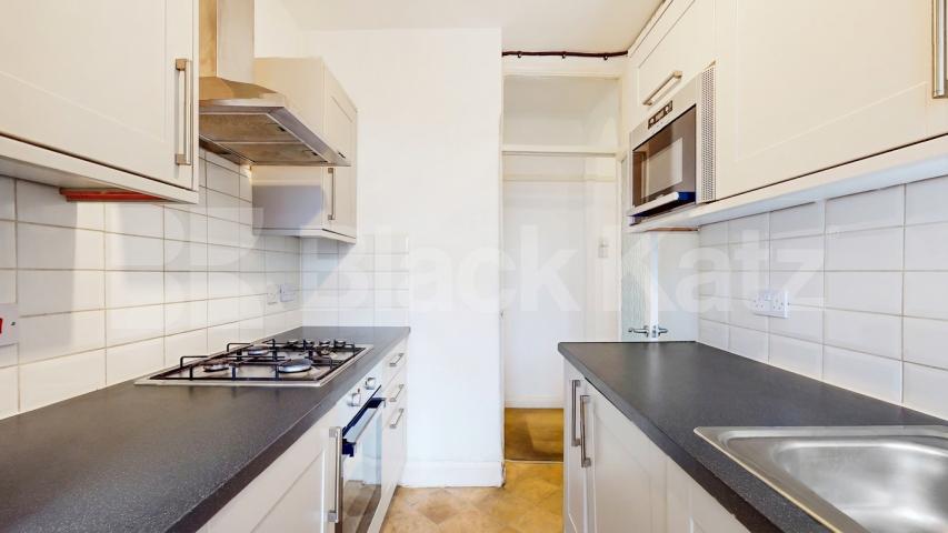 Flat Iverson Road in Greater London