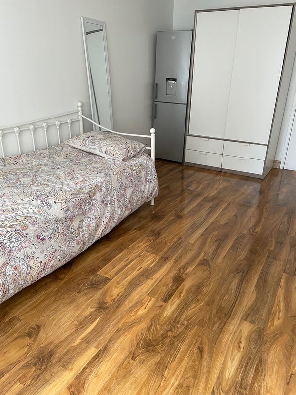 Room Heaton Road in Greater London