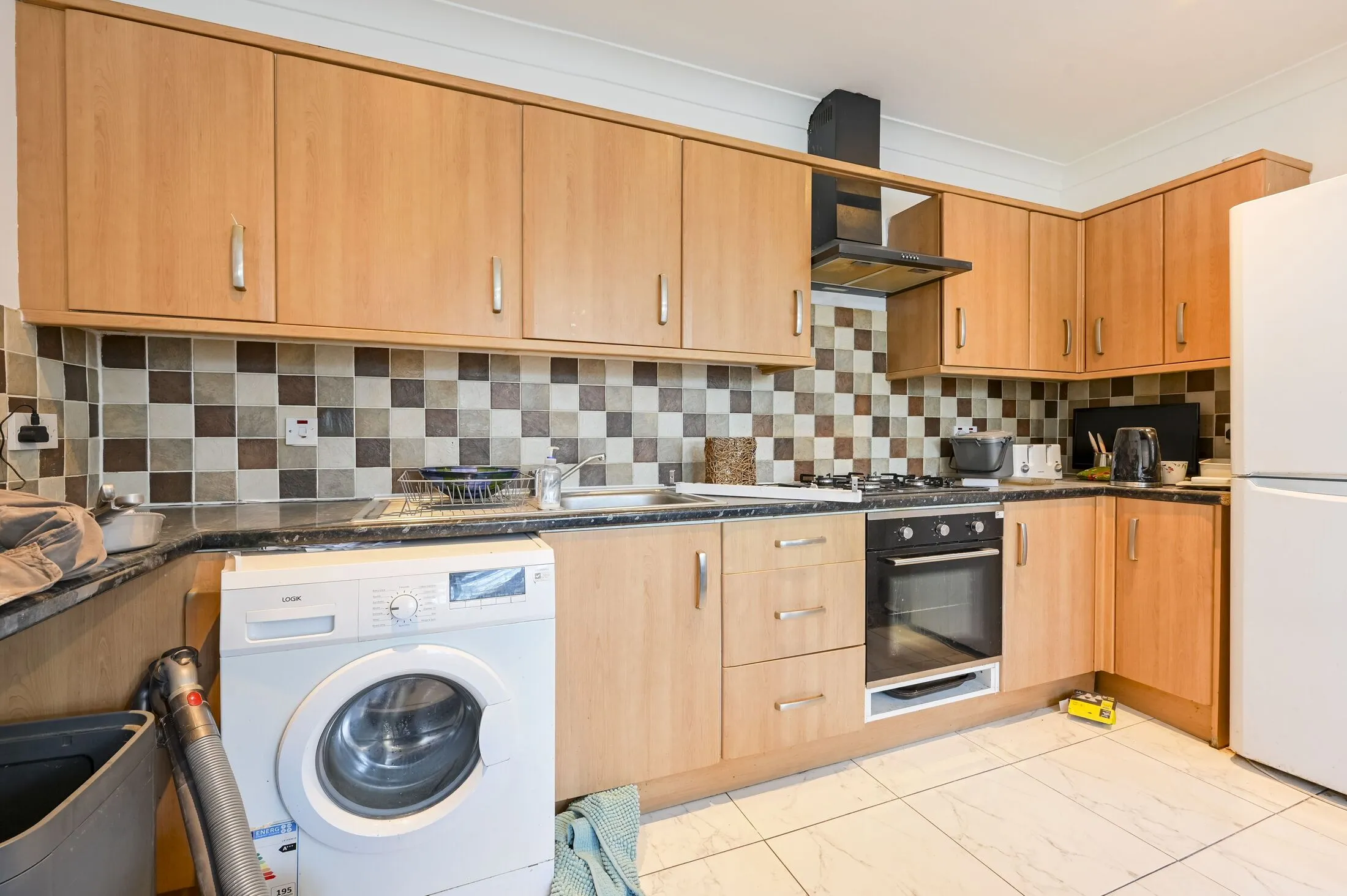 Flat Parkthorne Road in Greater London