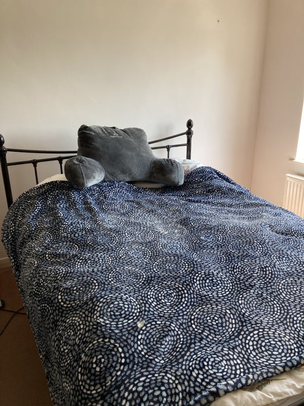 Room Bramley Close in Yatton