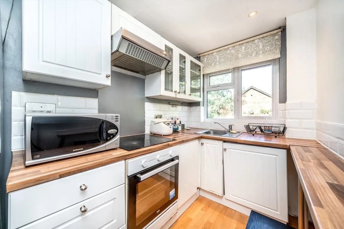 Flat Hampton Road in Greater London