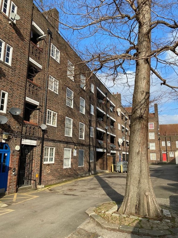 Room Atkins Road in Greater London