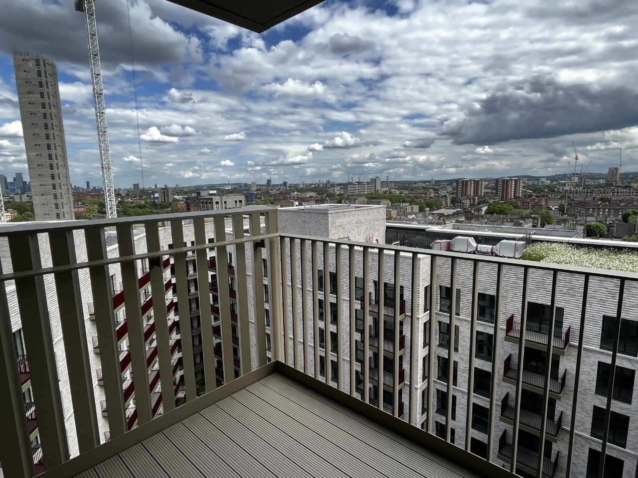 Flat Hewson Way in Edinburgh