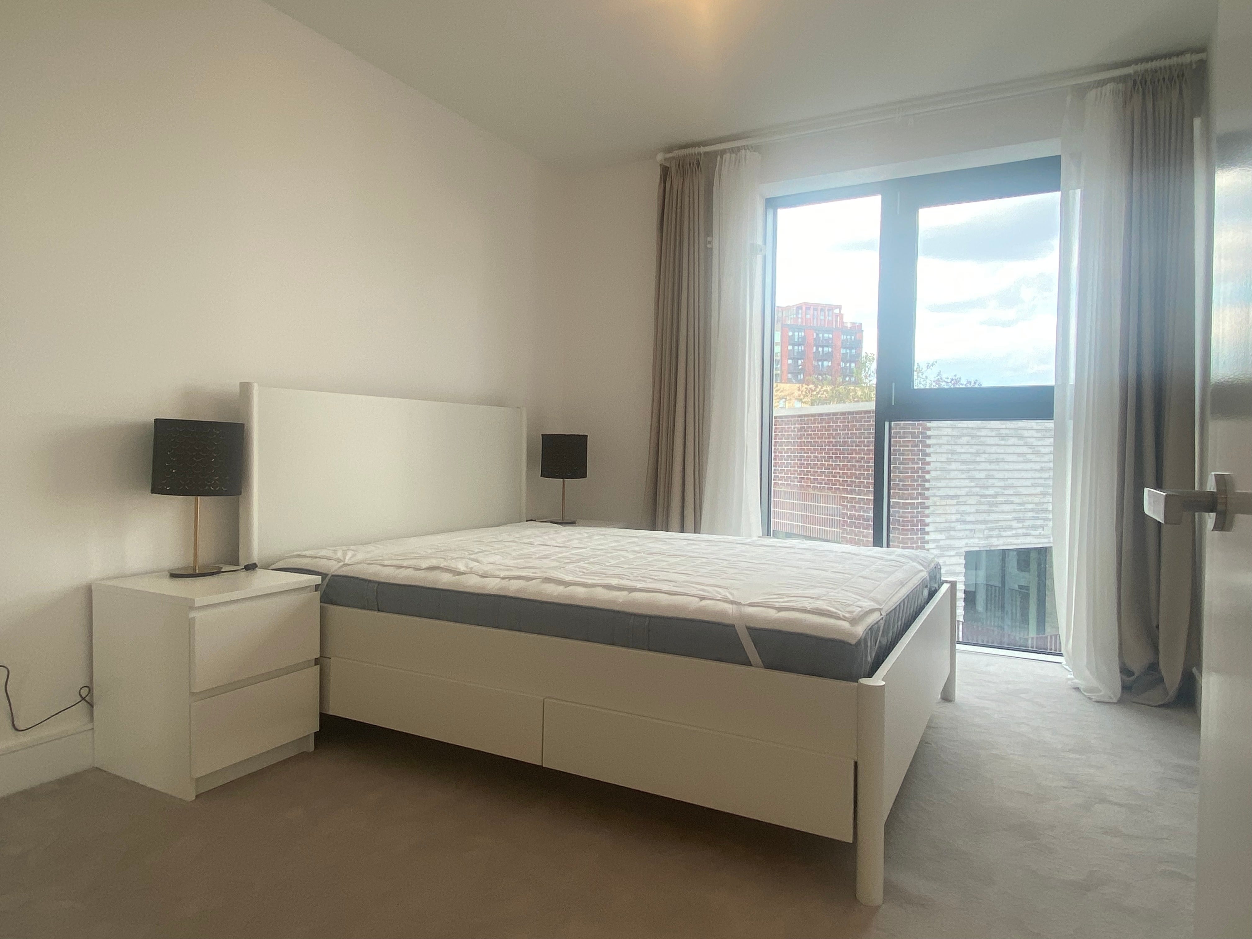 Flat Hewson Way in Edinburgh