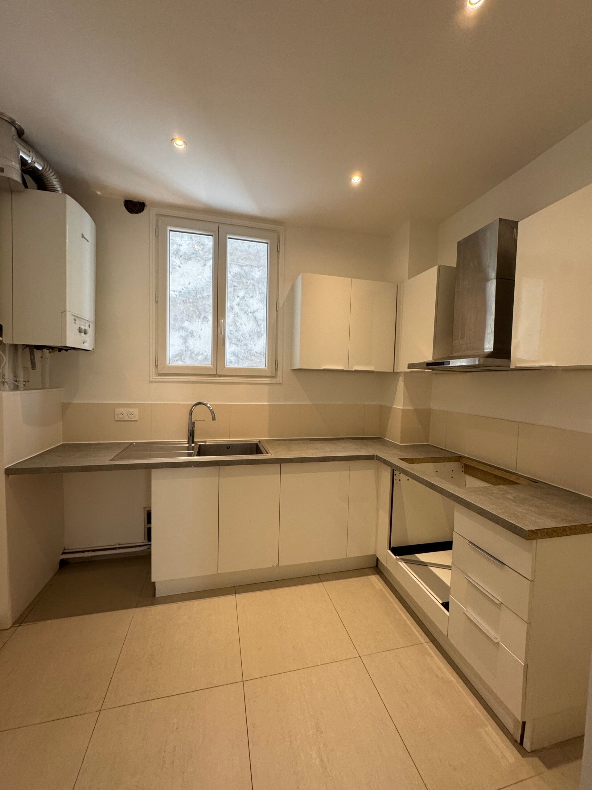 Flat Avenue Parmentier in Paris