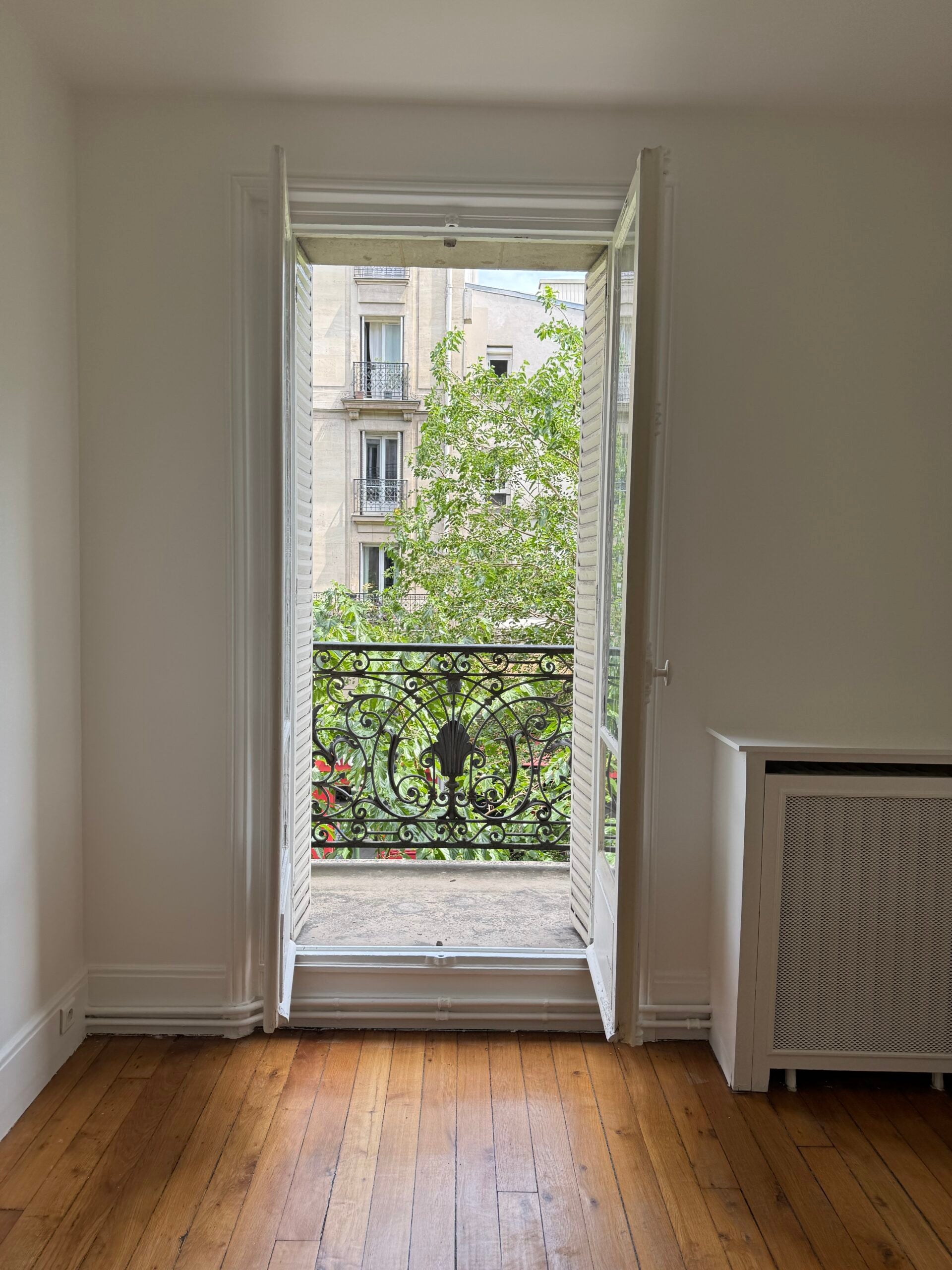 Flat Avenue Parmentier in Paris