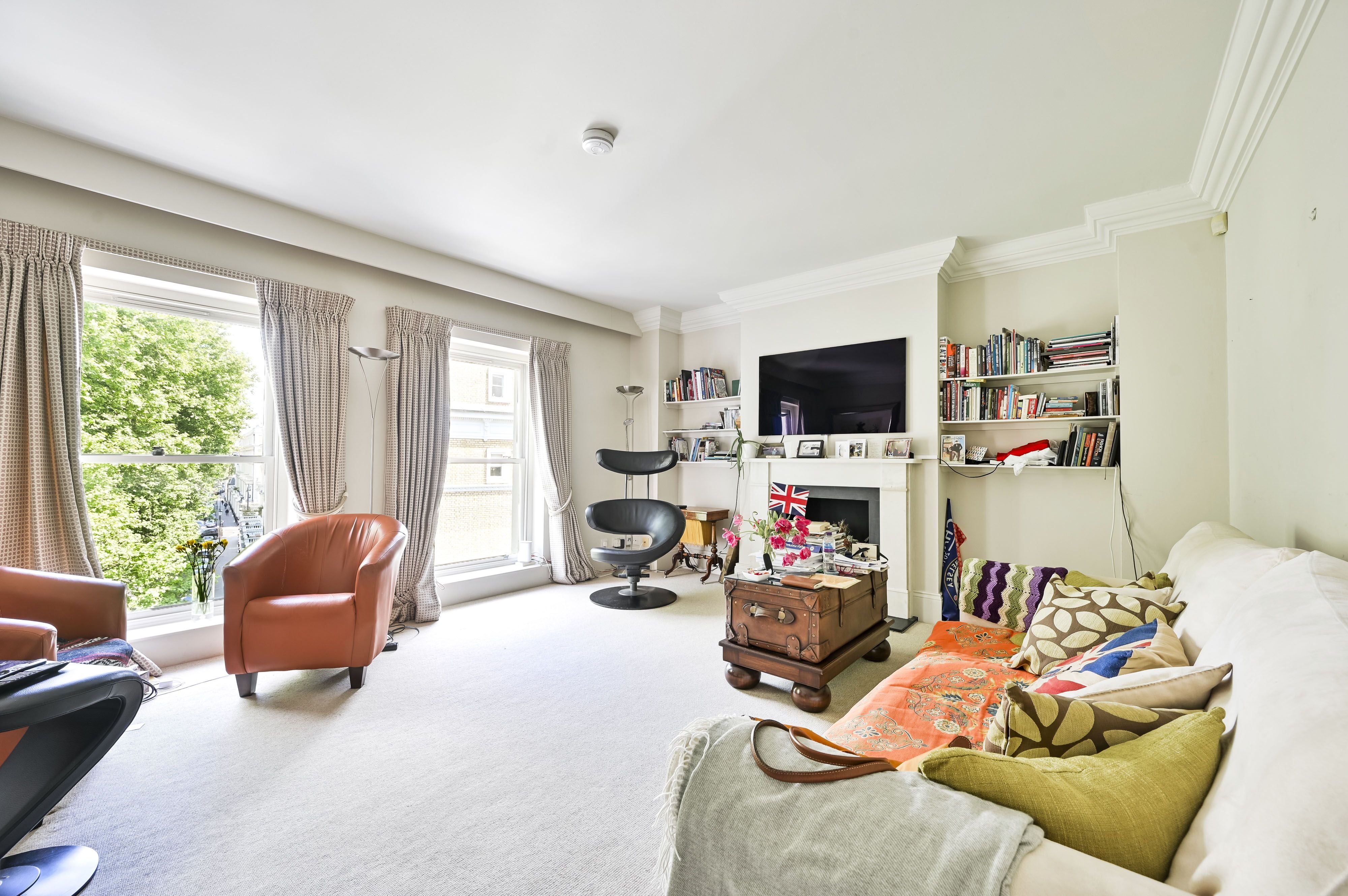 Flat Barkston Gardens in Greater London
