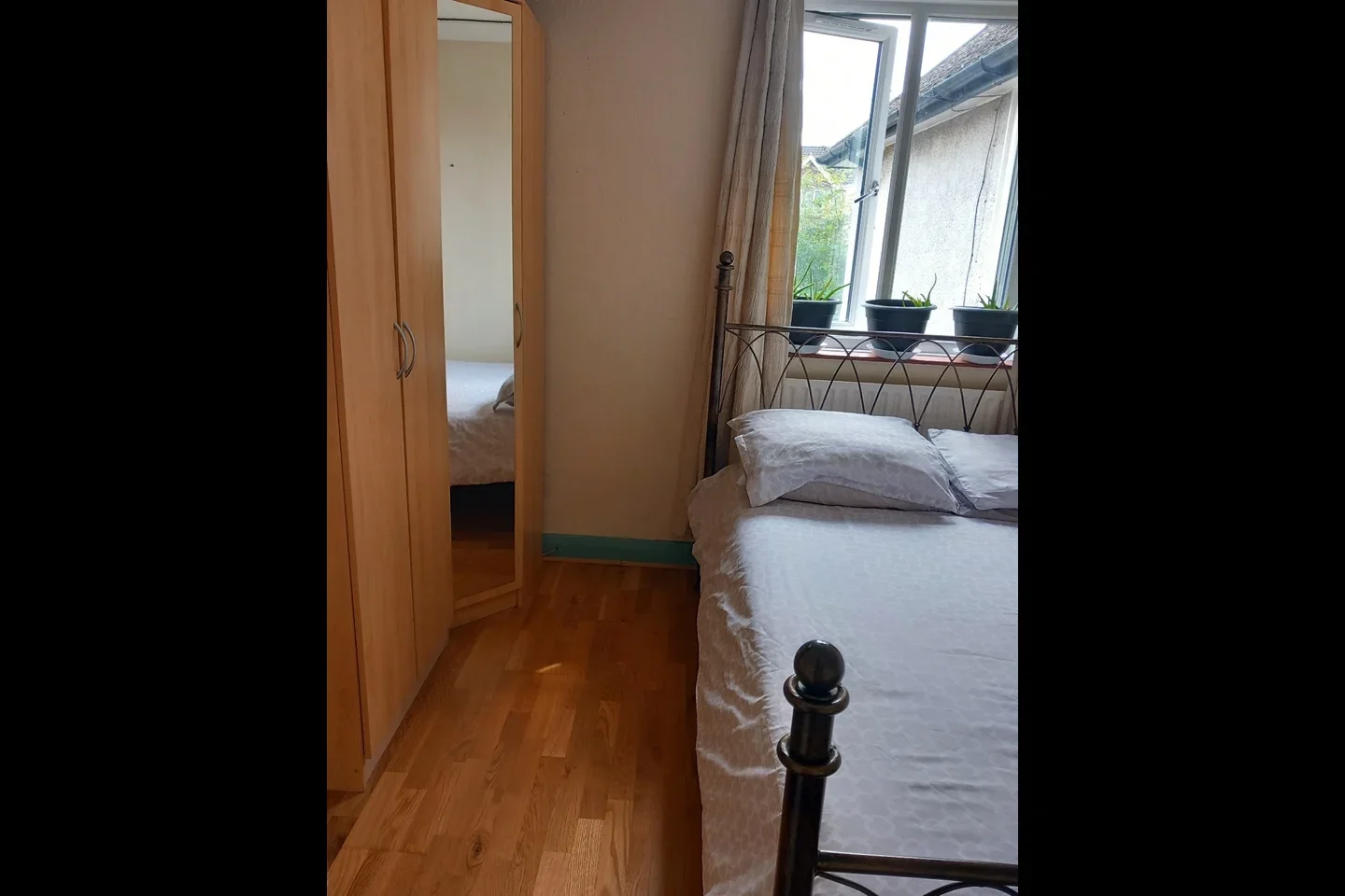 Room Clayton Road in Greater London