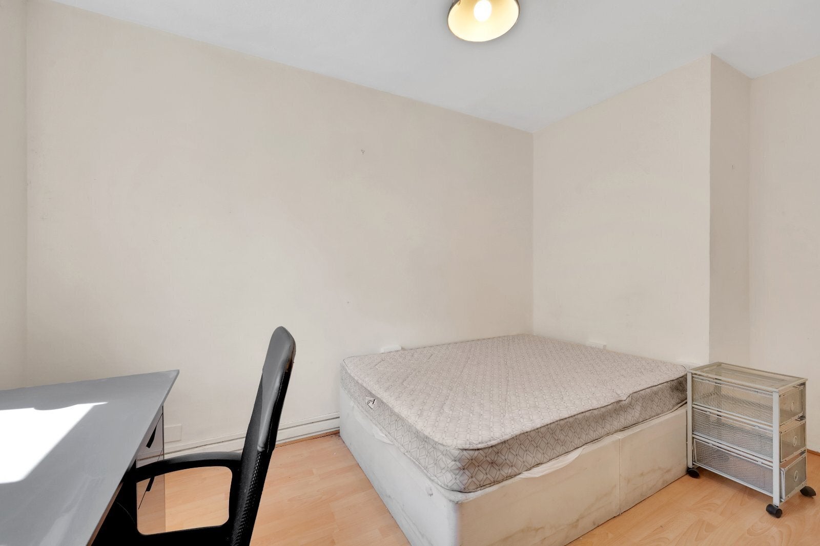 Flat Lewis Street in Greater London