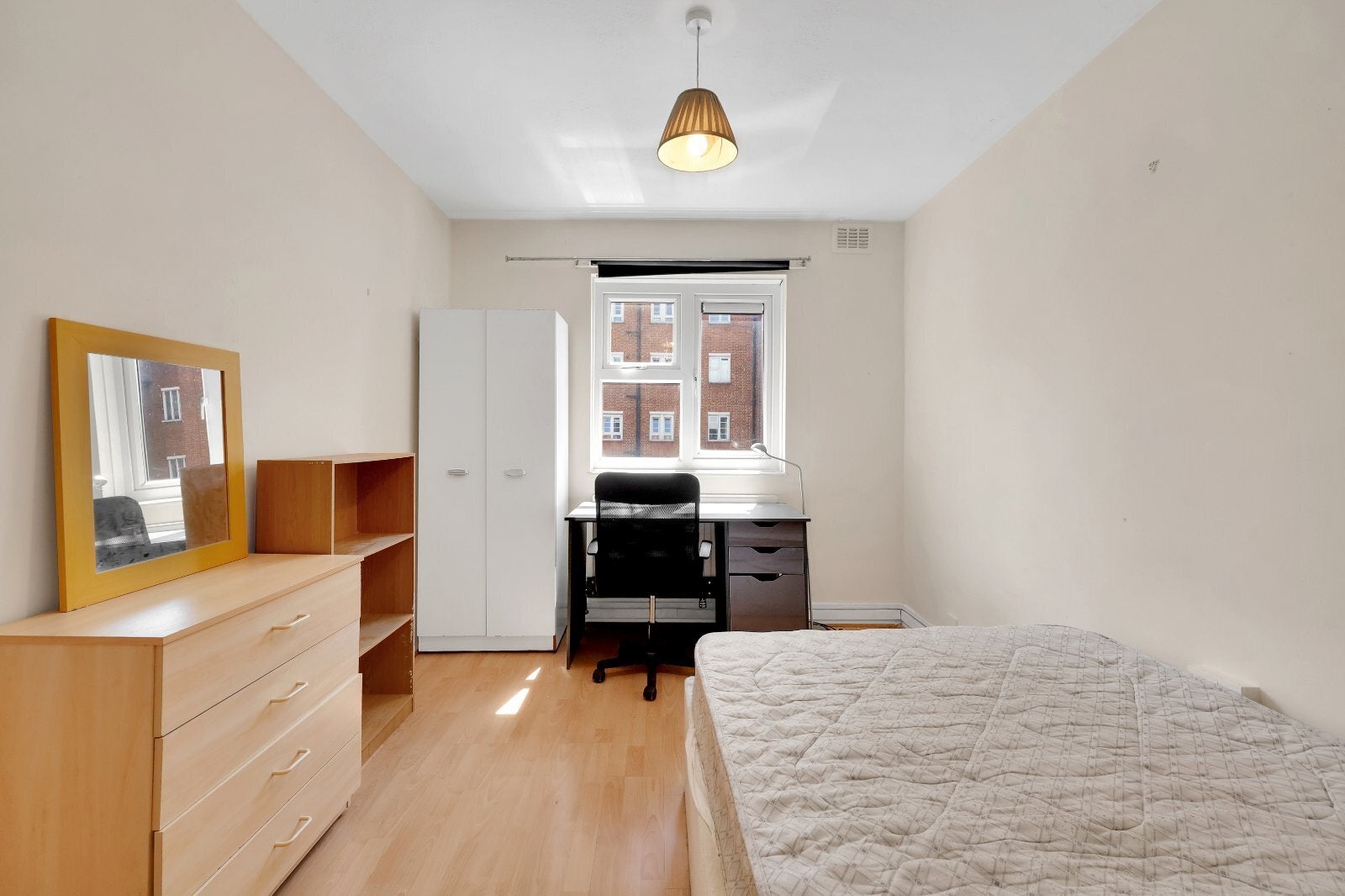 Flat Lewis Street in Greater London
